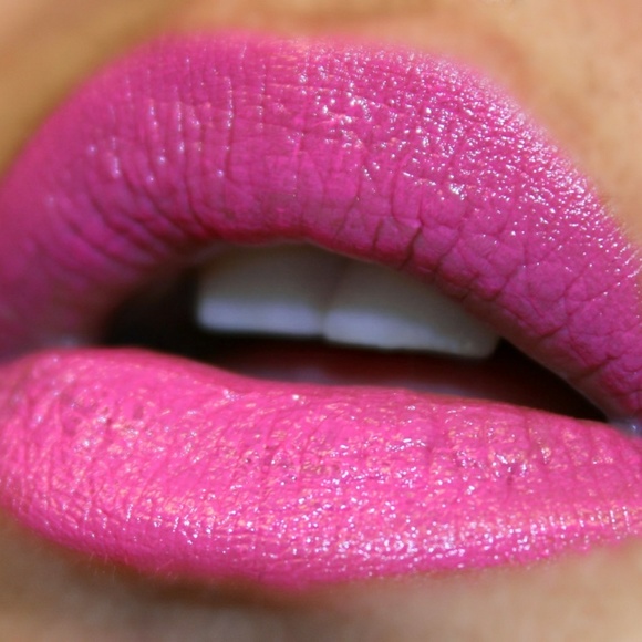 Elf Moisturizing Lipstick - Picture 2 of 3